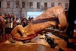 More than five hundred statues of Lenin were destroyed in Ukraine for one year
