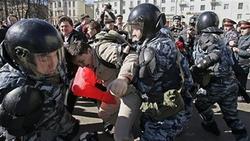 Moscow opposition protests trouble-free, but cut short by police