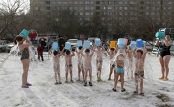 In Krasnoyarsk kids harden in the cold