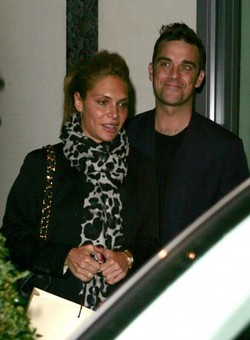 Robbie thought Ayda Field was a "crazy pregnant woman"