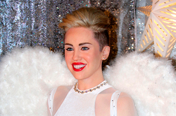 Miley Cyrus was not allowed to pornofestival (video)