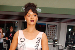 Rihanna caught in a scandal with cocaine (video)