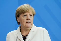 Assistance to migrants turned against Merkel