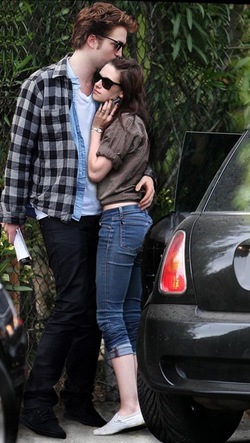 Robert Pattinson proposed to Kristen Stewart