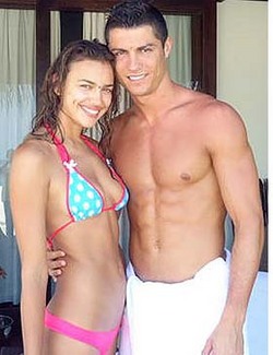 Ronaldo Shayks his stuff