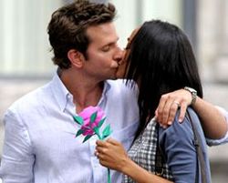 Bradley Cooper and Zoe Saldana celebrated 2012 by 20-minute-kiss