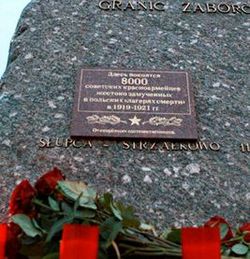 A plaque in memory of killed Red Army servicemen removed in Poland