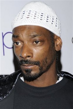 18 January 09:24: Snoop Dogg Stunned Knowing He`s Not as Black as He Thinks