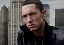 Eminem asks hotel staff to block his windows with tinfoil