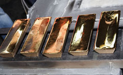 Russia`s gold output falls 21% in January against December