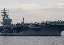 The helicopter of the U.S. Navy fell on the deck of an aircraft carrier in the Philippine sea