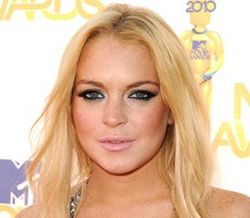 Lindsay Lohan is in talks to play Dame Elizabeth Taylor