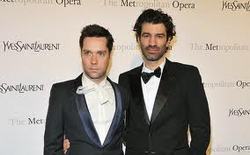 Rufus Wainwright is to wed his long-term partner Jorn Weisbrodt