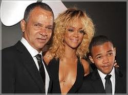Rihanna`s father wants her to marry Chris Brown