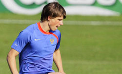 Arshavin says subconsciously held back during Arsenal debut