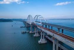 The builders have collected all the spans of the railway part of the Crimean bridge