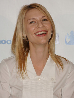 Claire Danes regrets not finishing college