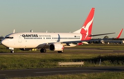 Qantas has thrown down a challenge to Boeing and Airbus