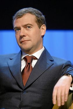 Medvedev heads to Norway to discuss energy, maritime borders