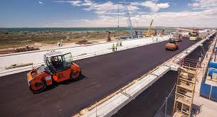Contractors have completed the paving of a bridge to Crimea