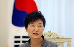 South Korea prosecutors demand arrest warrant for Park Geun-Hye
