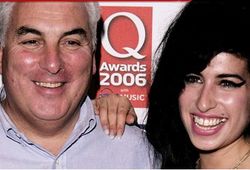 Mitch Winehouse "hasn`t stopped crying"