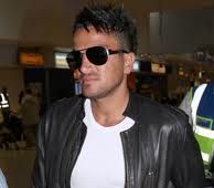 Peter Andre is going on "the caveman diet"