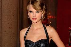 Taylor Swift won five Teen Choice Awards