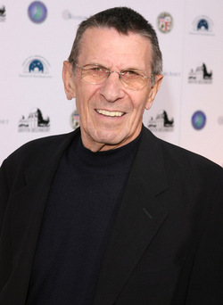 Leonard Nimoy is to retire from acting