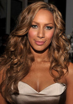 Leona Lewis`s crew are to quit over her catering policy