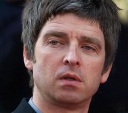 Noel Gallagher is "jealous" of Beady Eye