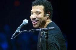 Lionel Richie has splashed out on seven Mercedes cars this Christmas