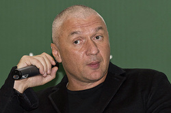 Famous writer broke a bottle on the head
