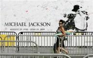 Jackson reigns at box office, in advance of film