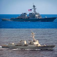 Two American destroyer passed through the Taiwan Strait