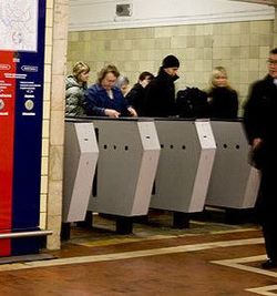 Muscovites bring flowers to metro stations year after terrorist attacks