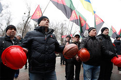 Kiev miners demand the return of Yanukovych