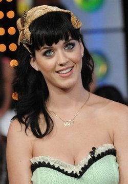 Katy Perry wants to wear a "bacon bikini"