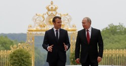 Putin visited the Russian cultural and spiritual center in Paris