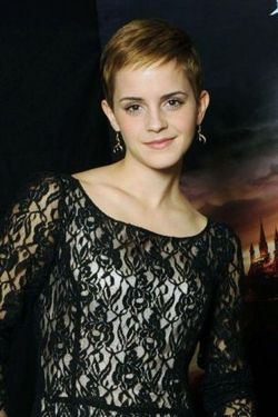Emma Watson cut her hair for a "new phase" in life