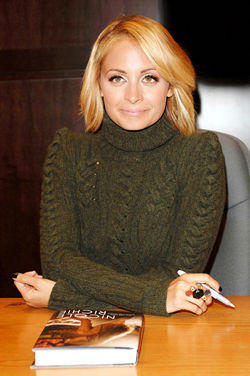 Nicole Richie completes probation early