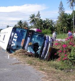 20 Russian tourists injured in bus crashe in Thailand