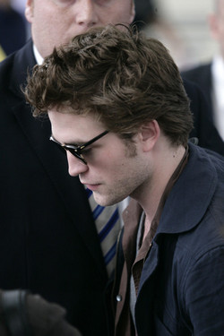 Robert Pattinson would sacrifice his clothes for love
