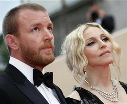 Madonna denies divorce rumours