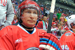 Putin celebrates birthday on ice