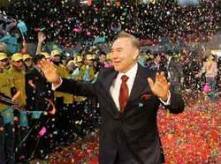 Nursultan Nazarbaev ordered to listen new hymn standing