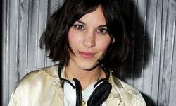 Alexa Chung is writing her debut book