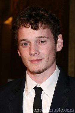 Anton Yelchin is in negotiations to star in a remake of `Fright Night`